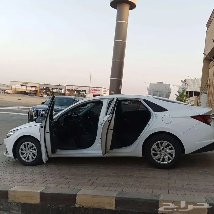 هيونداي إلنترا 2022 7