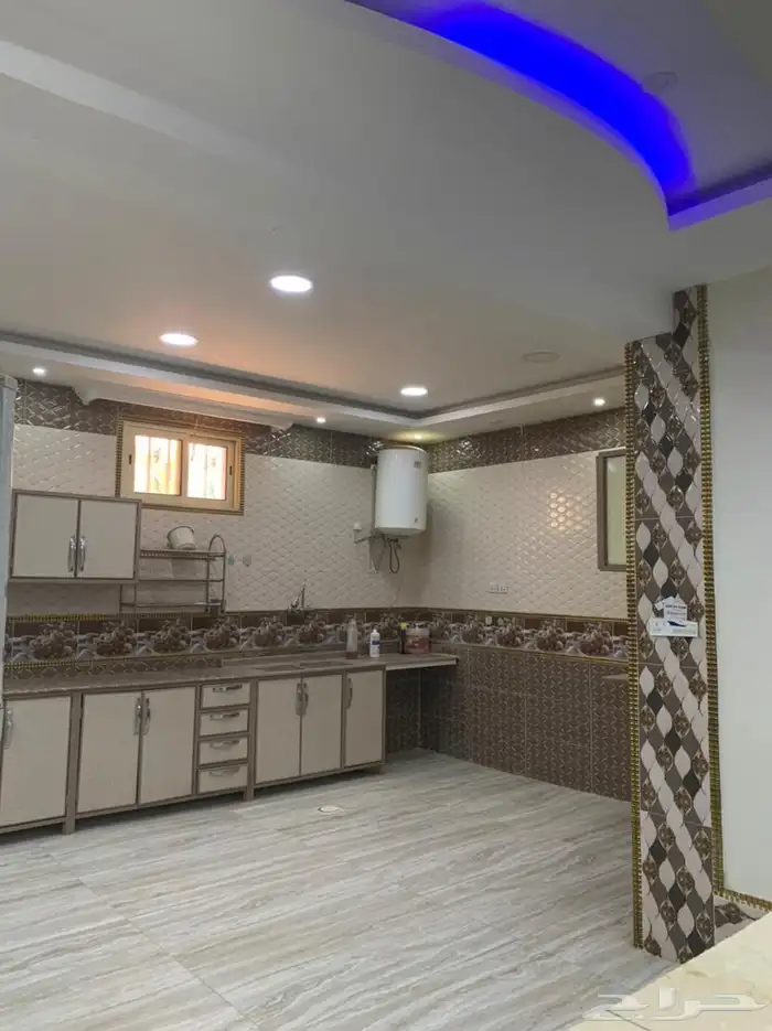 فيلا للبيع. سعرها مره قليل 270 الف ريال. صك. قيمة جي اكس ار 3