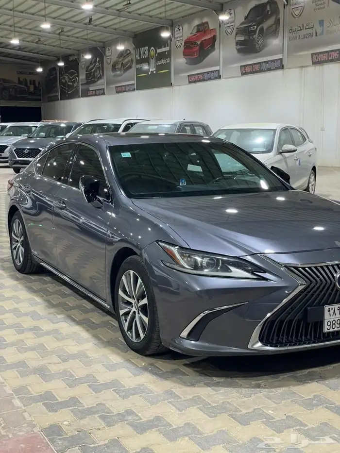 لكزس ES300 هايبرد ووارد الساير موديل 2019 2