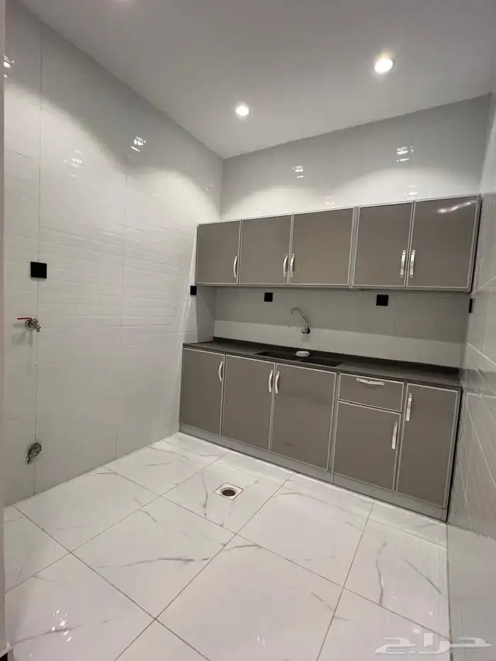 شقة للايجار البوادي 9