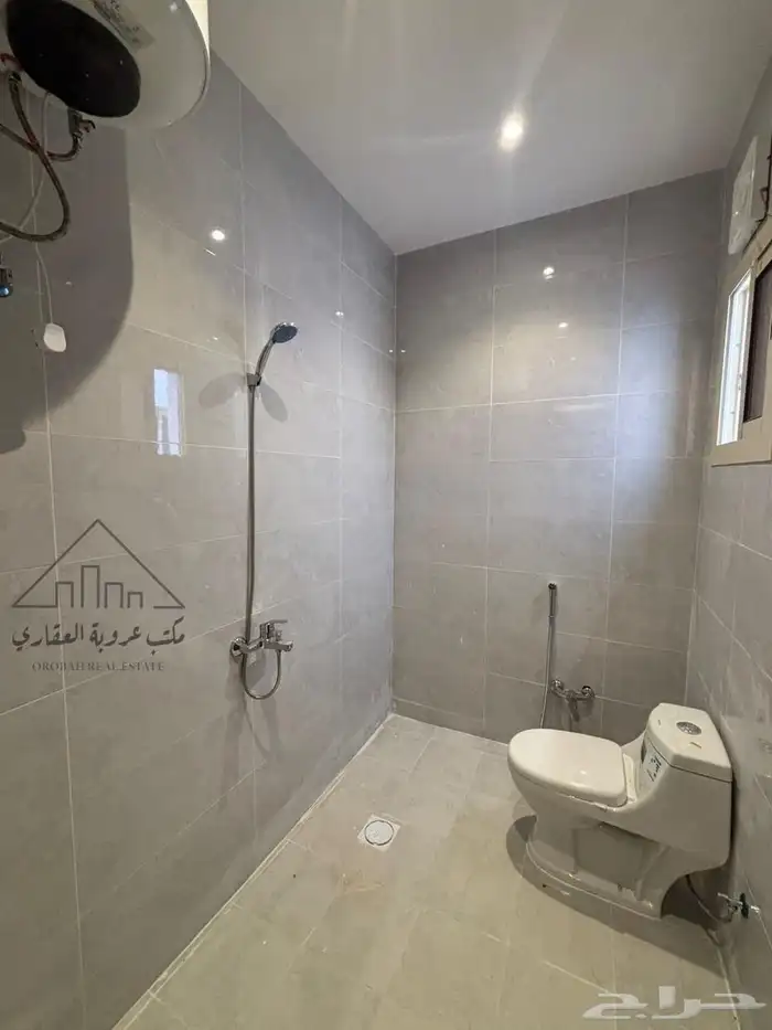 للبيع شقق تمليك دور ثاني حي الشفاء سطح كامل 8