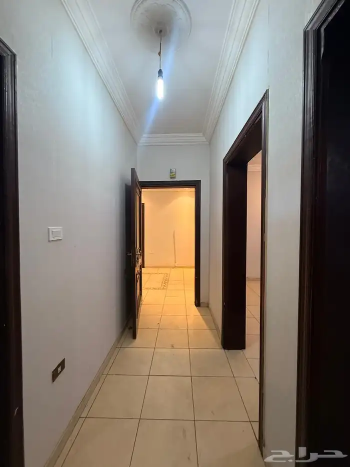 شقه مكونه من 4 غرف وصاله وحمامين 1