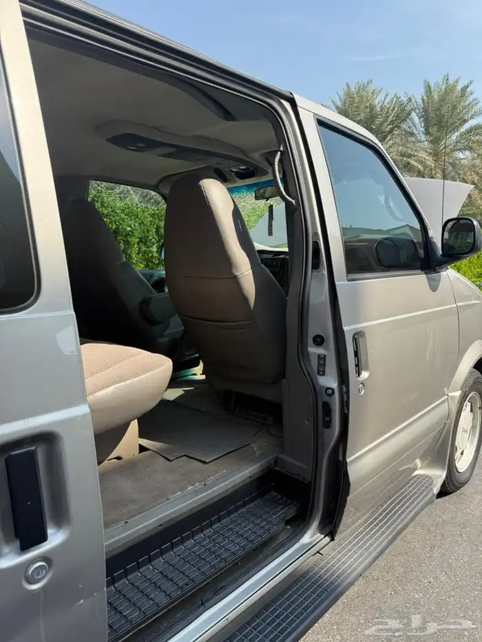 للبيع GMC فان سفاري 2005 نظيف جدا 10
