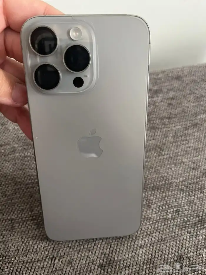 للبيع أيفون 15 برو ماكس 4