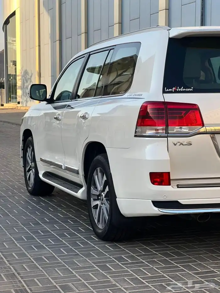 للبيع جيب VXS فل كامل 2020 بريمي بشهادة المنشاء 8