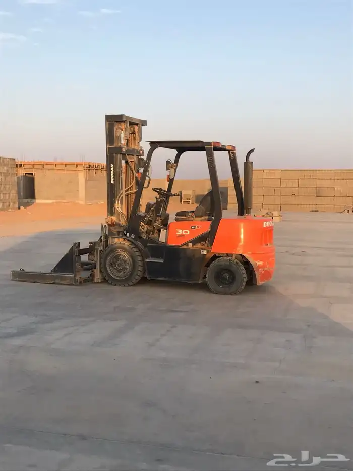 مصنع للبيع كامل معدات بحاله جيده   للتواصل 14