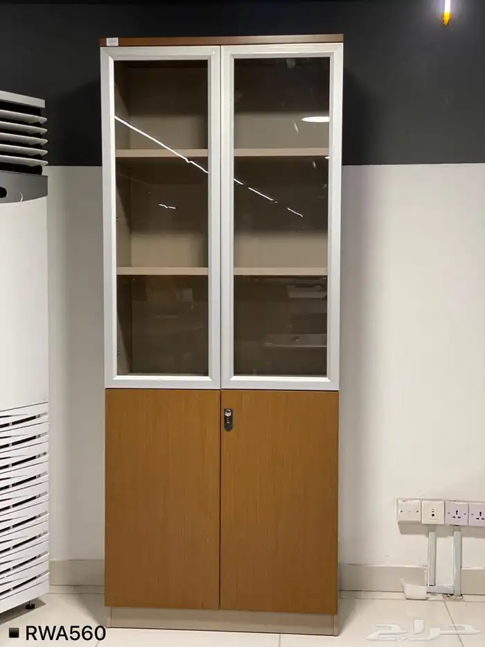 لدينا جميع أنواع الأثاث المكتبي المتوفر 60