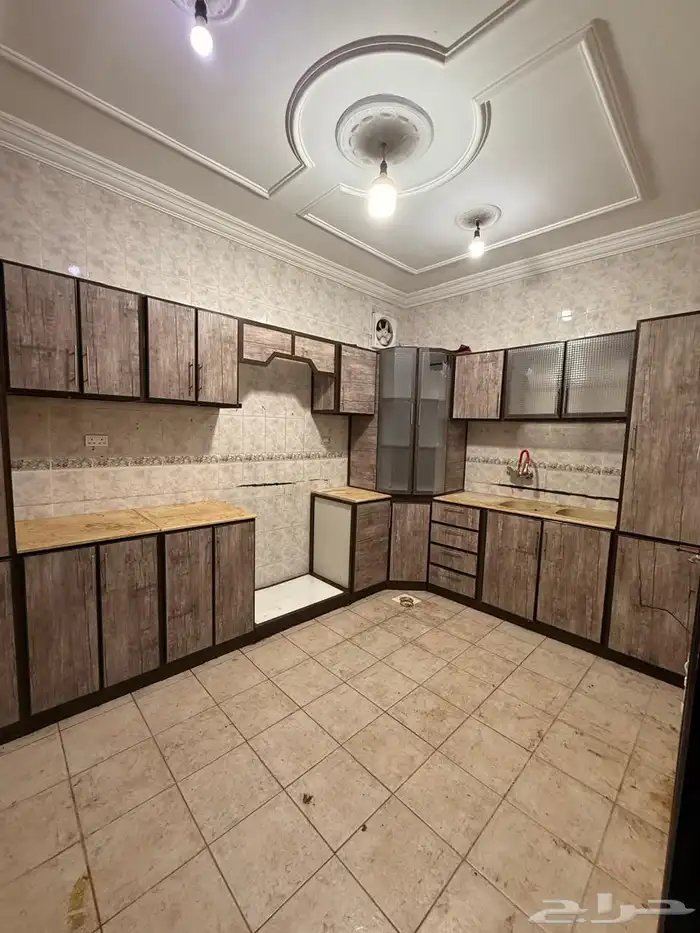 شقه مكونه من 4 غرف وصاله وحمامين 7