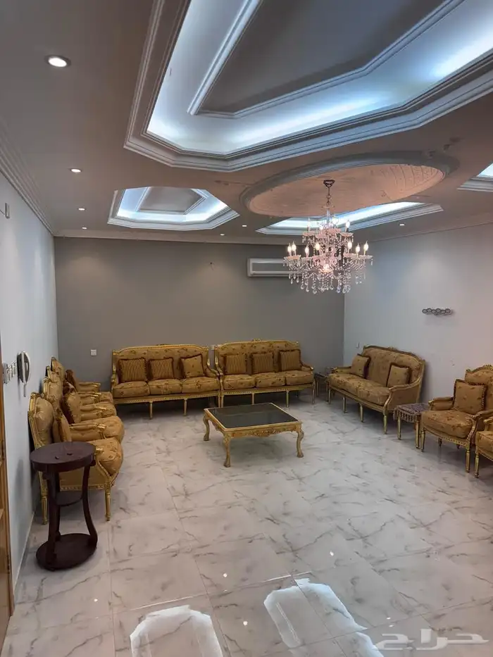 فيلا للايجار في حي المروج بابها 4