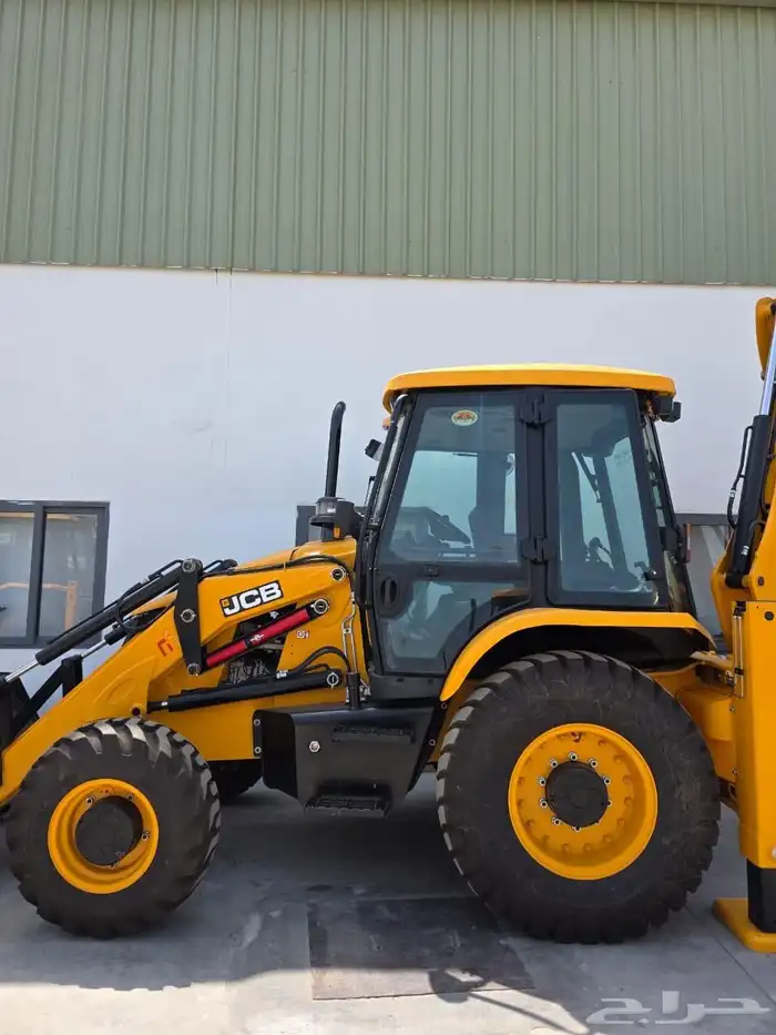 حفار عرجاء جي سي بي للايجار سائق هندي رخصة تيو في 2