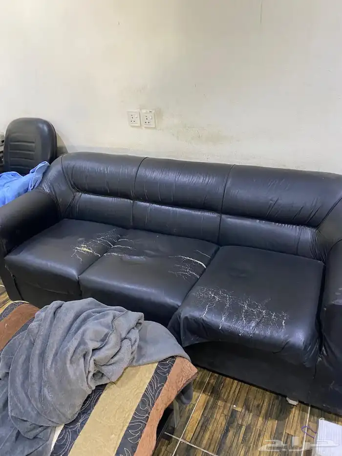 مكاتب موظفين وكنب ودواليب ملفات نظيفه للبيع المستعجل 6