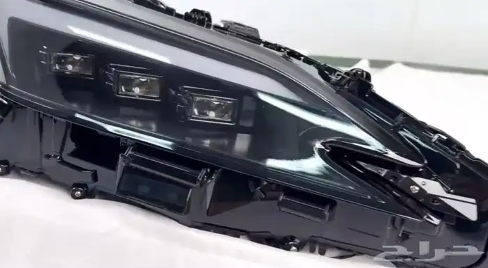 شمعات لكزس ES 2025 ثلاثه عدسات 1