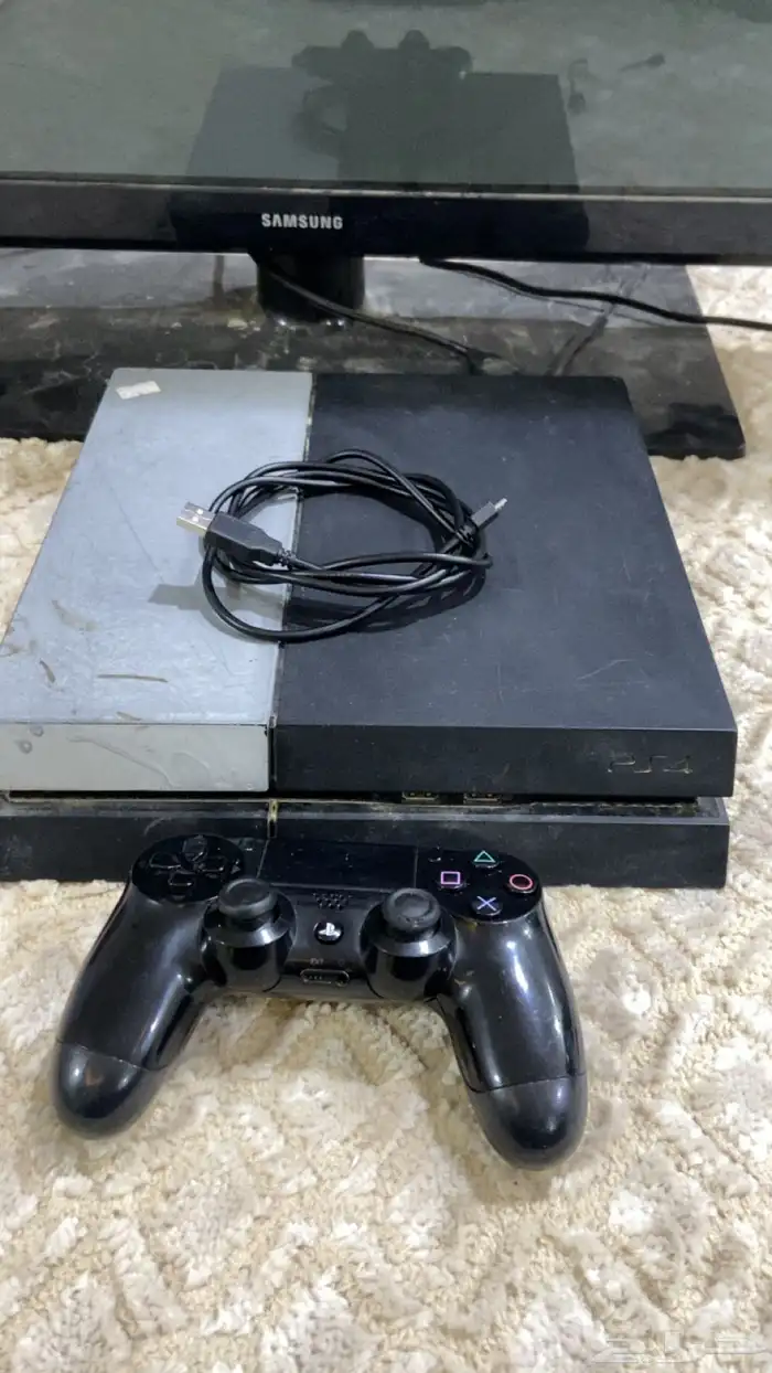 سوني4برو نظيف قيقا عاليه شرط مايعلق ومايحتر معه يد اصليه 0