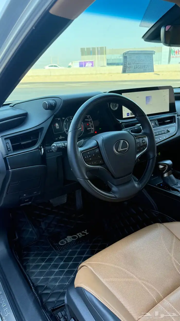 للبيع لكزس 2023 ES 250 فل كامل 18