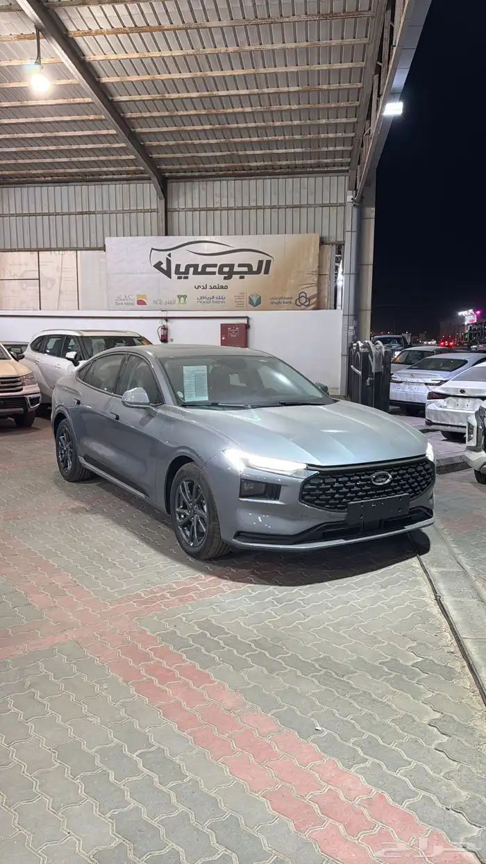 فورد تورس فئة امبيانتي بنزين 2025 1
