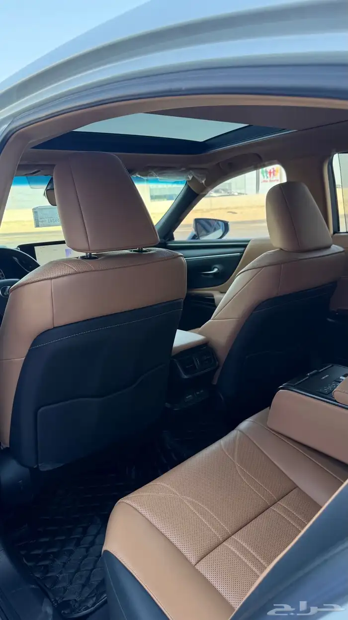 للبيع لكزس 2023 ES 250 فل كامل 21