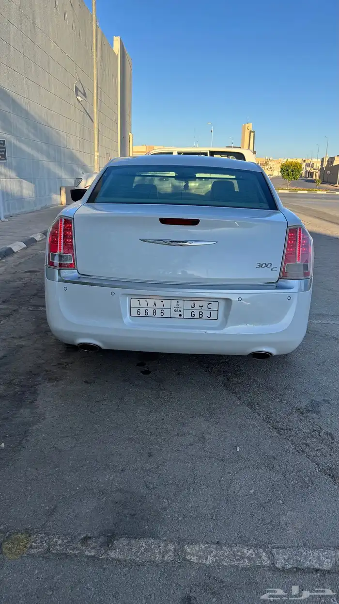 كرايسلر c300 اكزقتيف 2013 هيمي 5.7 14