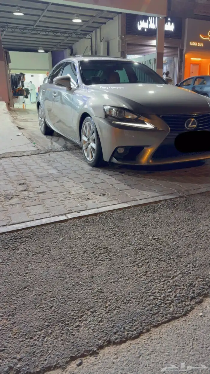 لكزس is 200t 3