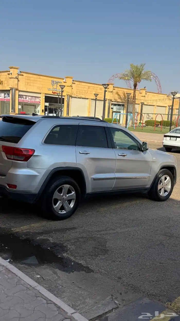 جيب شروكي Jeep على السوم 4