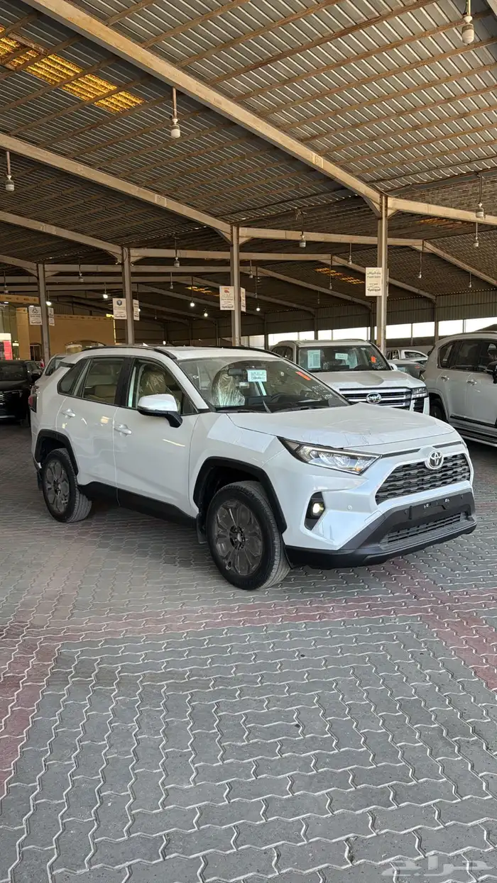 تويوتا راف فور XLE بنزين 2025 1