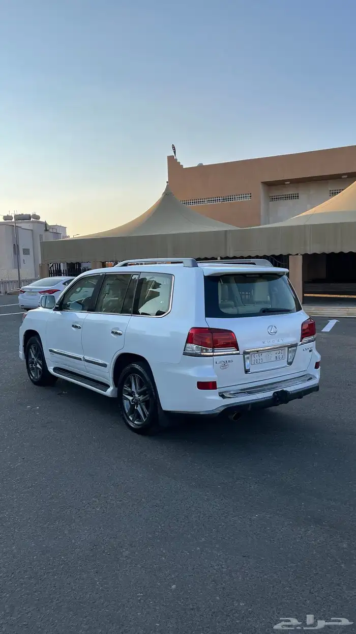 لكزس 2013 3