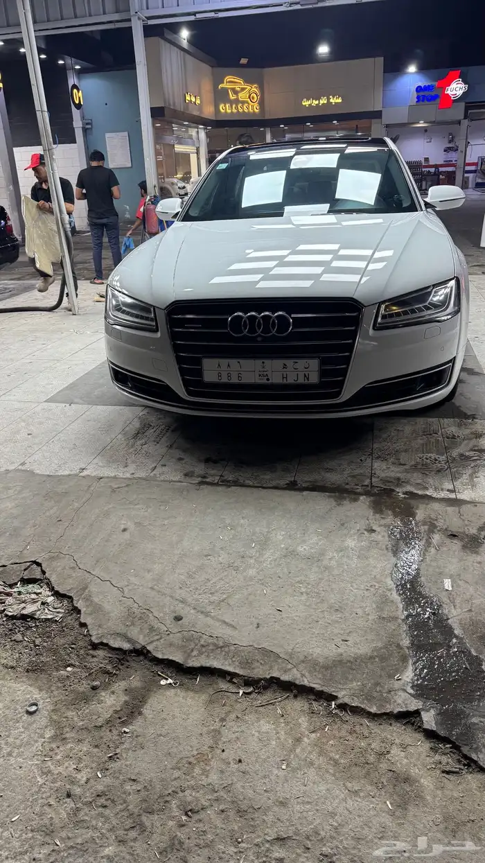 اودي A8 2016 للبيع اعلي فئة بحالة الوكالة تم تخفيض السعر 68