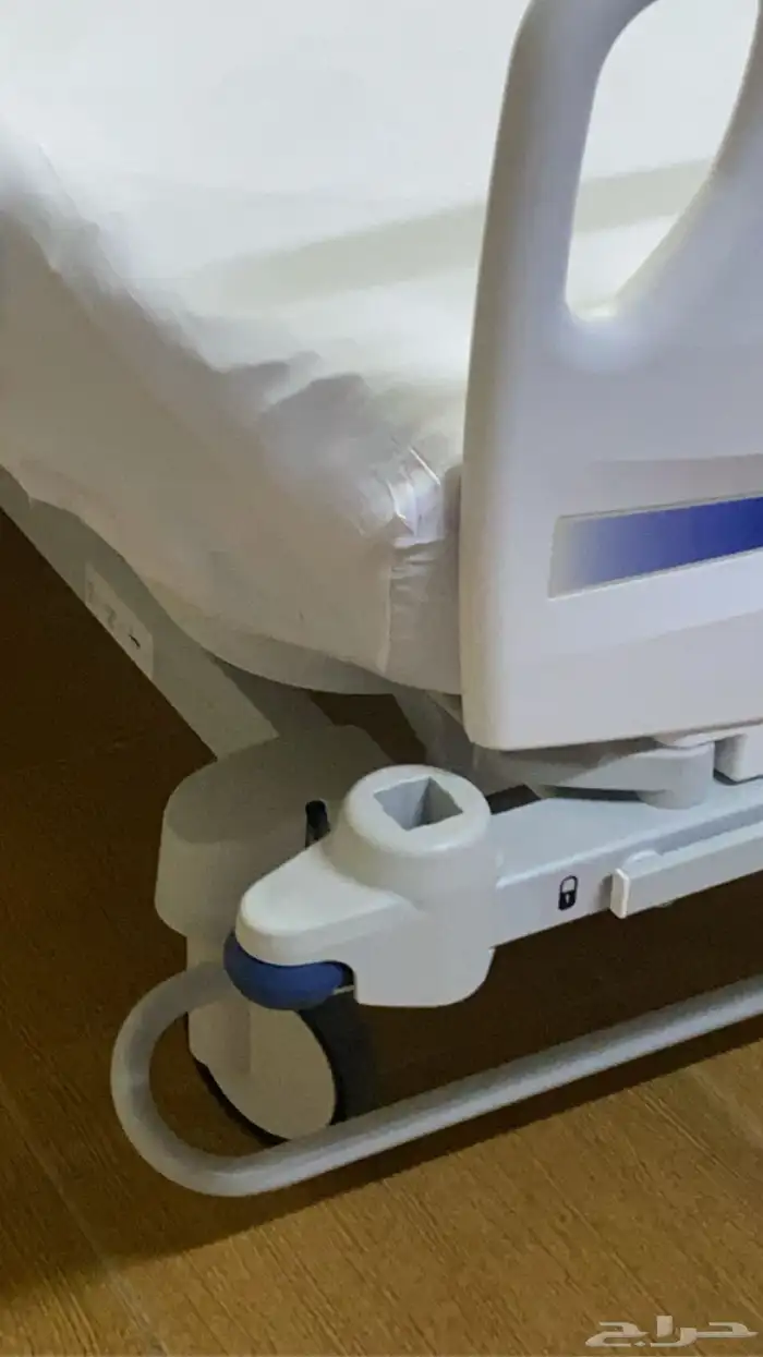 سرير طبي زي حق مستشفيات ارامكو مع لباد استخدام لمده اسبوعين 5