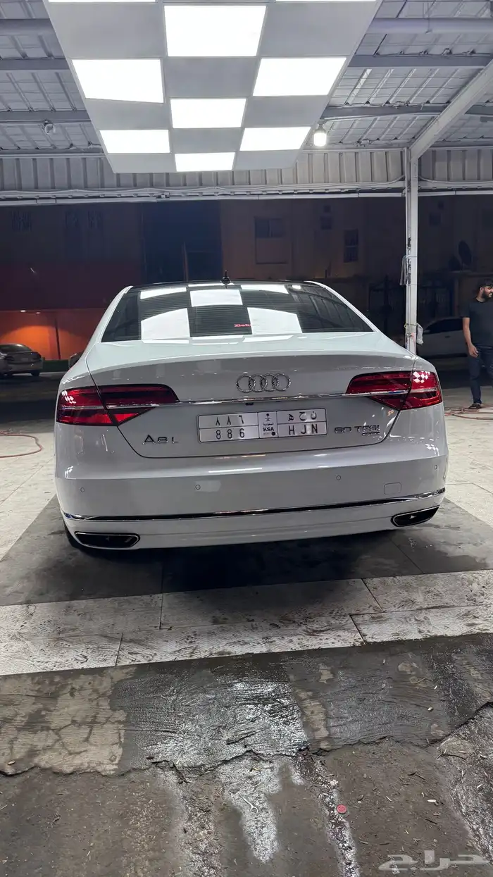اودي A8 2016 للبيع اعلي فئة بحالة الوكالة تم تخفيض السعر 73