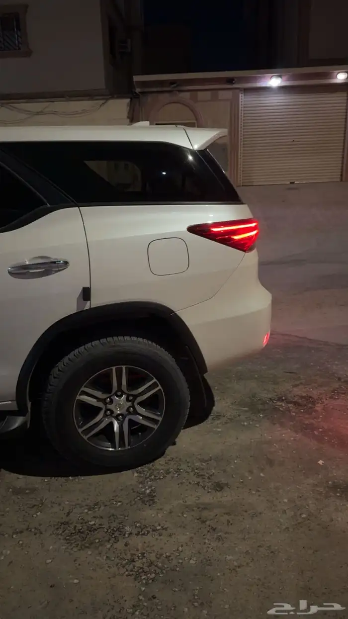 فورشنر 2017 نص فل نظيف لاعلى درجه 4سلندرGX 10