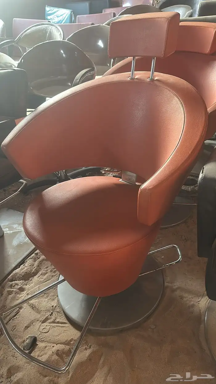 كرسي قص وتساريح ومكياج 400 ريال 3