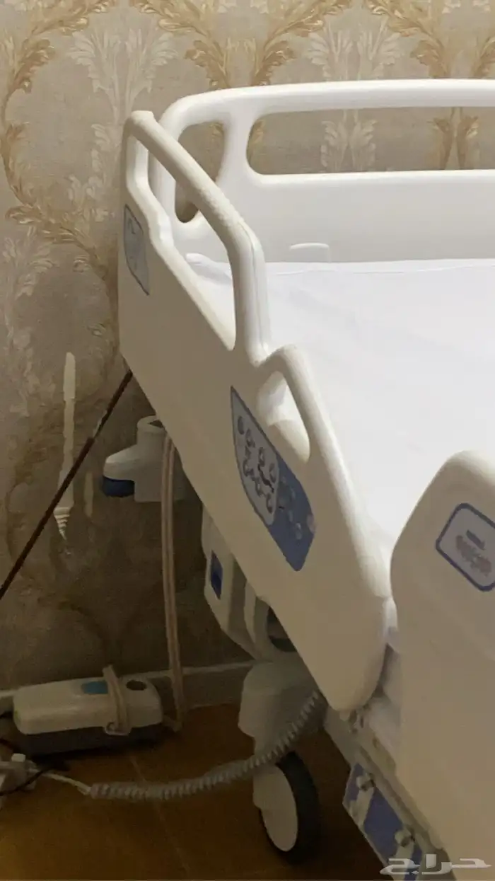 سرير طبي زي حق مستشفيات ارامكو مع لباد استخدام لمده اسبوعين 4