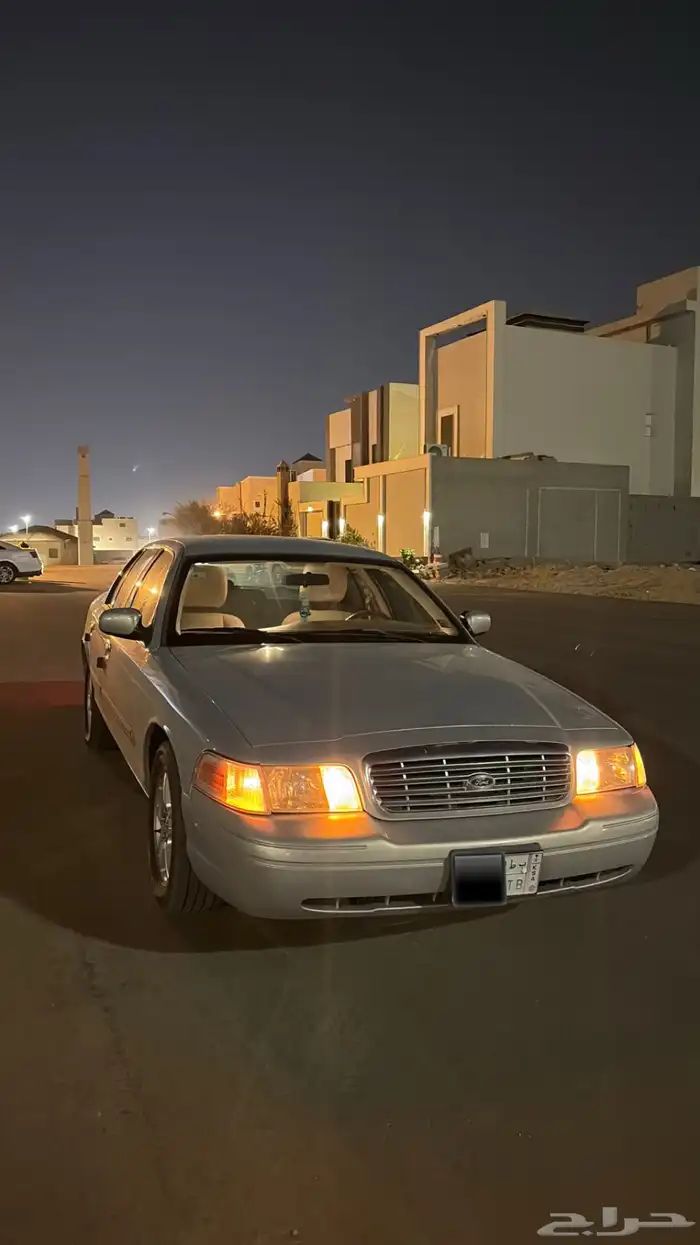 فورد كراون فكتوريا 2011 3