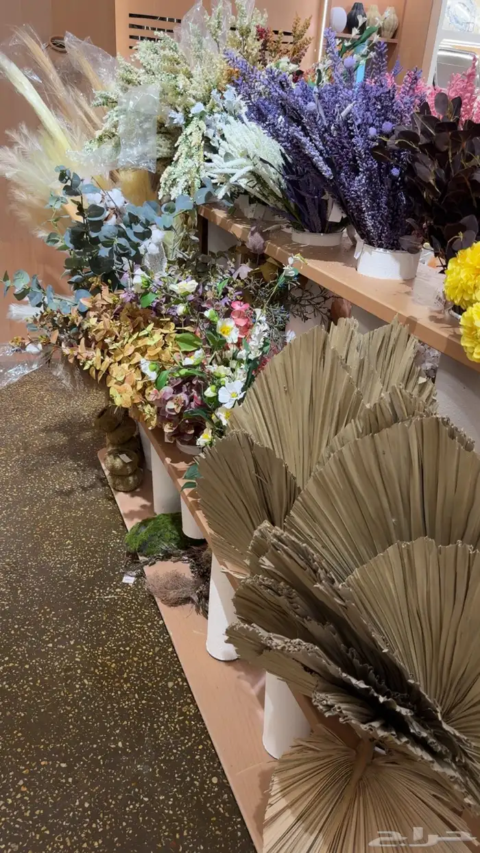 تشغيل وتصميم محلات الهدايا والزهور 0