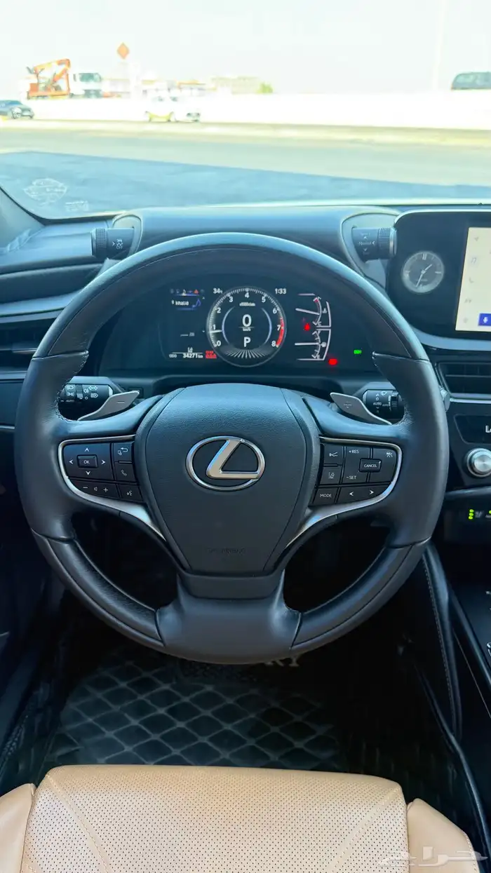 للبيع لكزس 2023 ES 250 فل كامل 23