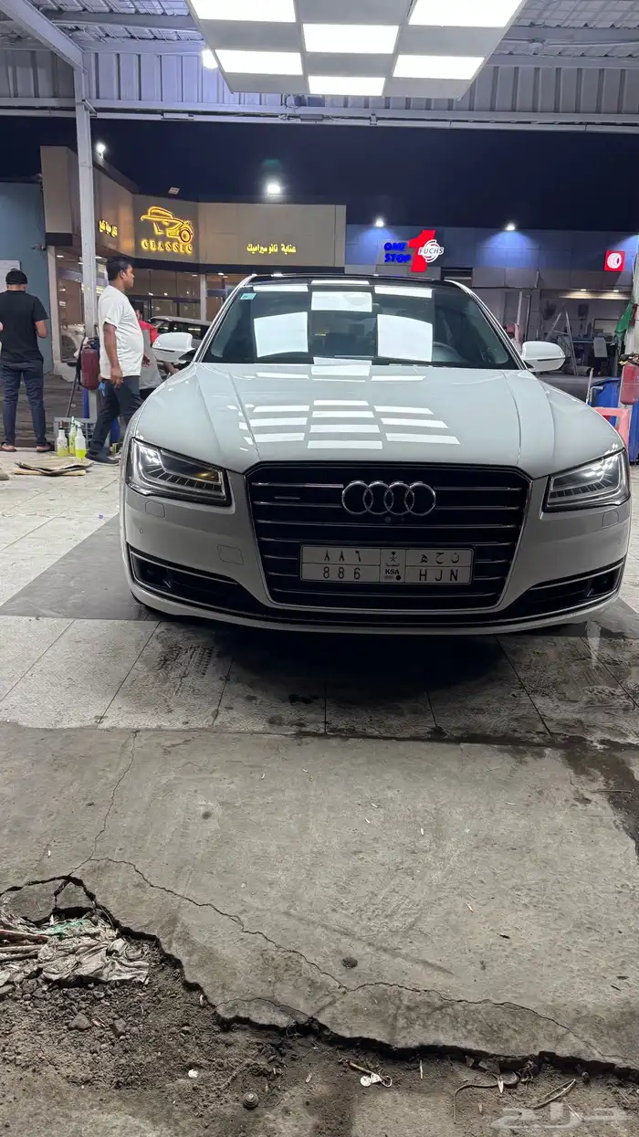 اودي A8 2016 للبيع اعلي فئة بحالة الوكالة تم تخفيض السعر 67