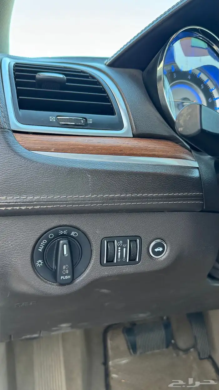 كرايسلر c300 اكزقتيف 2013 هيمي 5.7 39