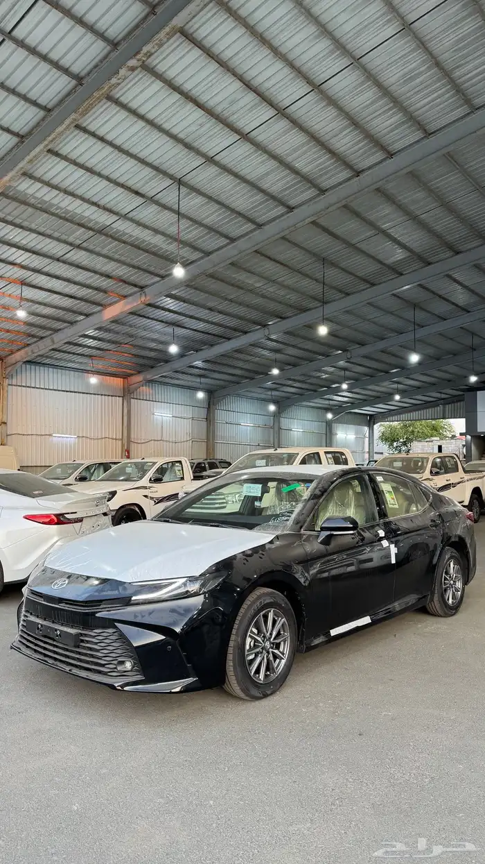 تويوتا كامري 2025 بنزين E جنوط بصمة سعودي جميع الالوان 2