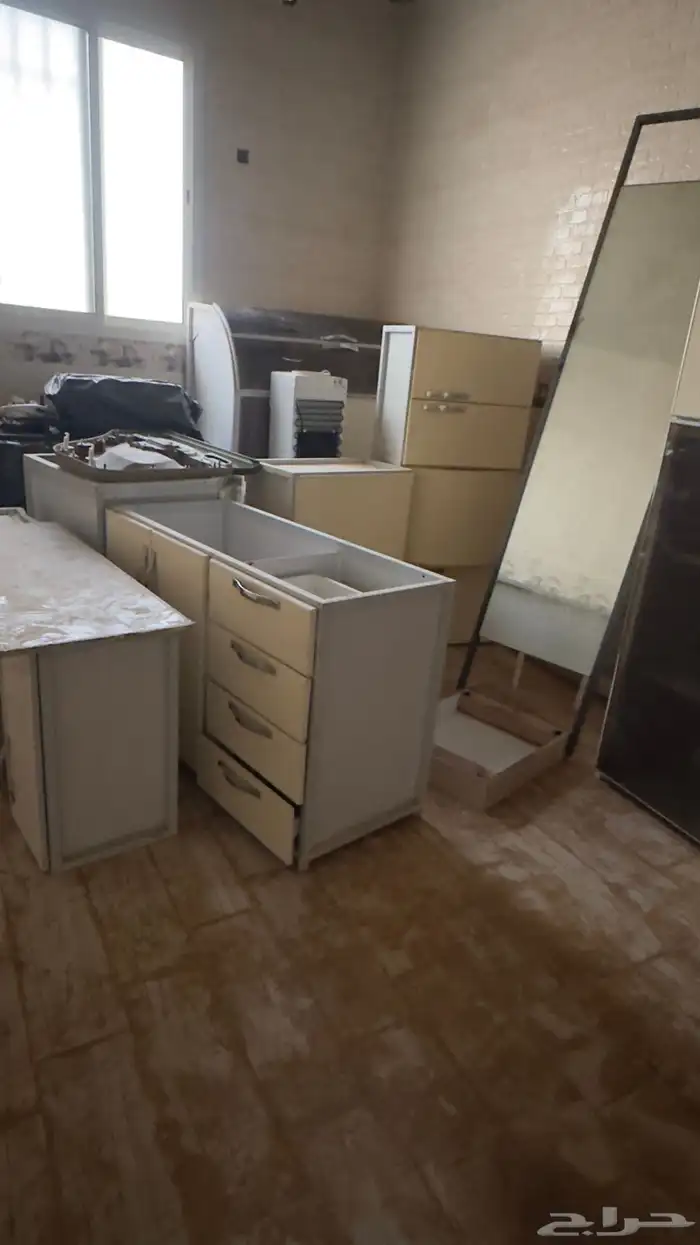 للبيع مطبخ وفرش وكنب 7