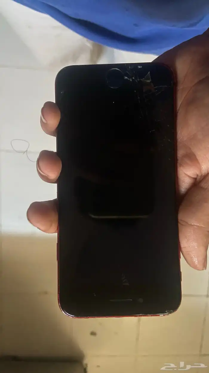 للبيع آيفون SEالذاكره 128 ونسبة البطارية 89 يحتاج شاشه فقط 1