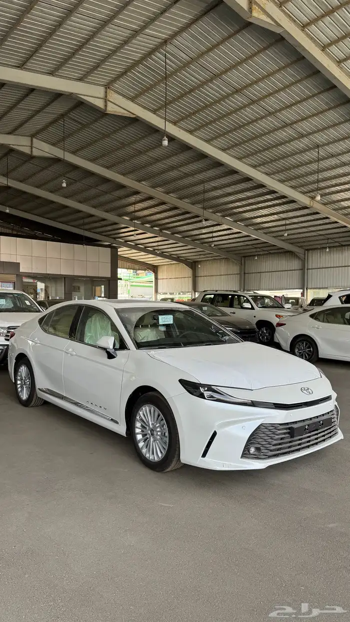 تويوتا كامري 2025 بنزين LE فتحة سقف بصمة سعودي بطاقة جمركية 0