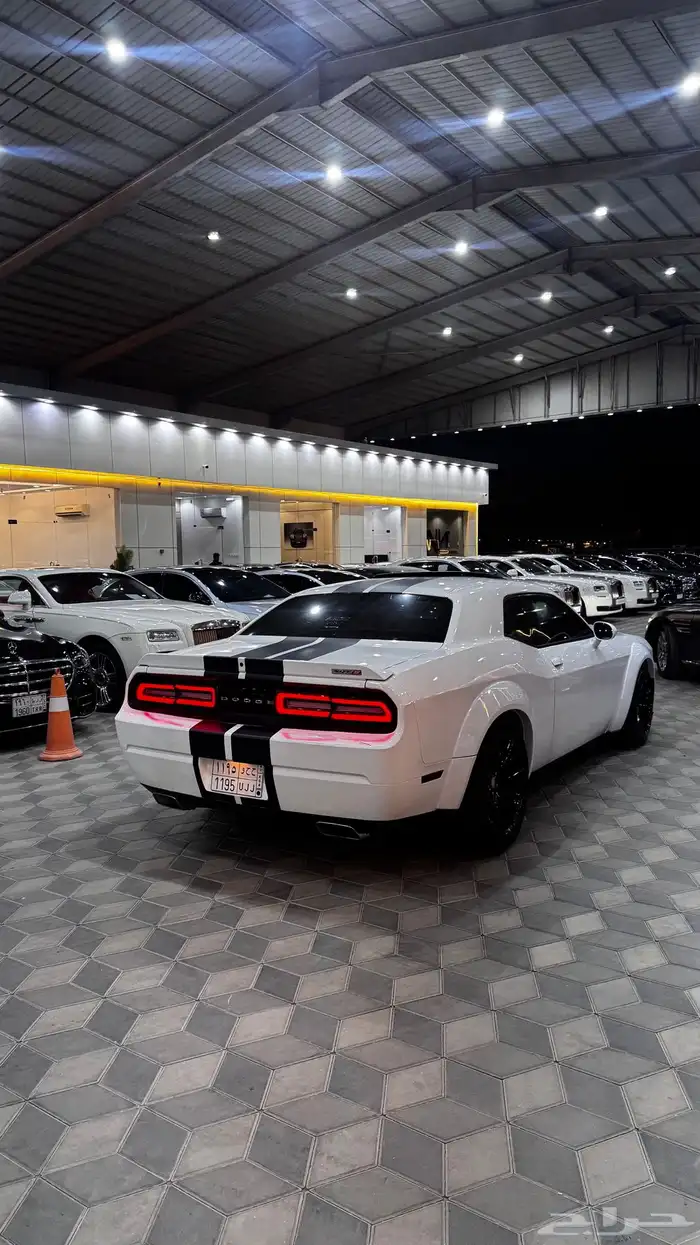 تشالنجر SRT 6.4 5