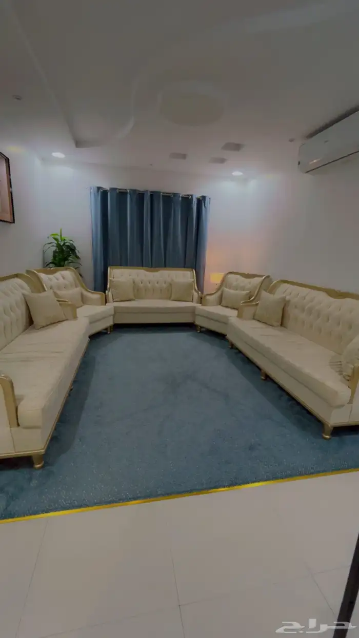 كنب للبيع مع طاولات خدمه 3