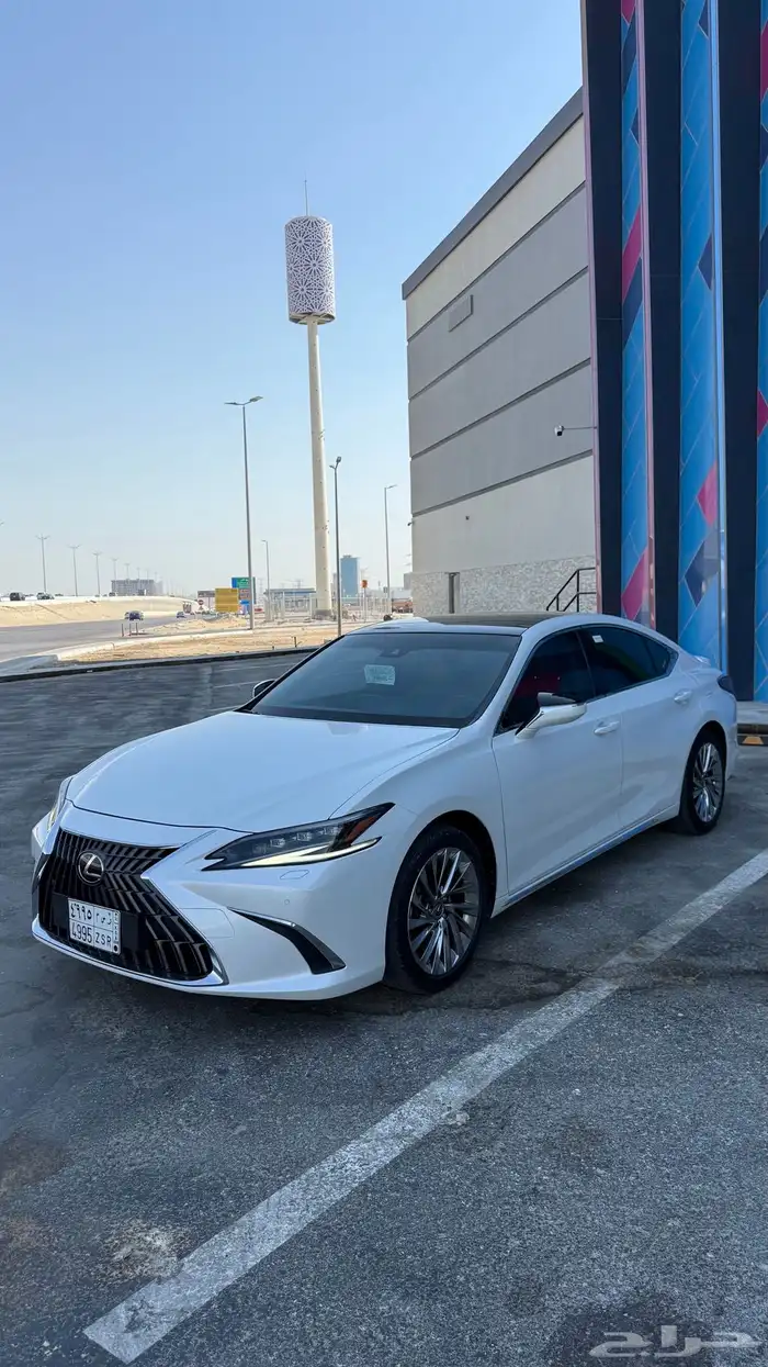 للبيع لكزس 2023 ES 250 فل كامل 1