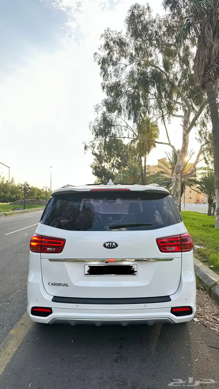 كيا كرنفال ديزل فل كامل 1
