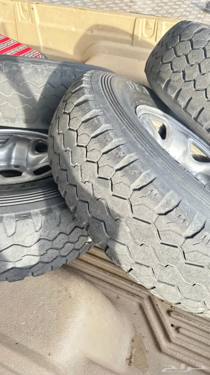 جنوط ديزل مع كفرات دنلوب العدد 5 جنوط 4