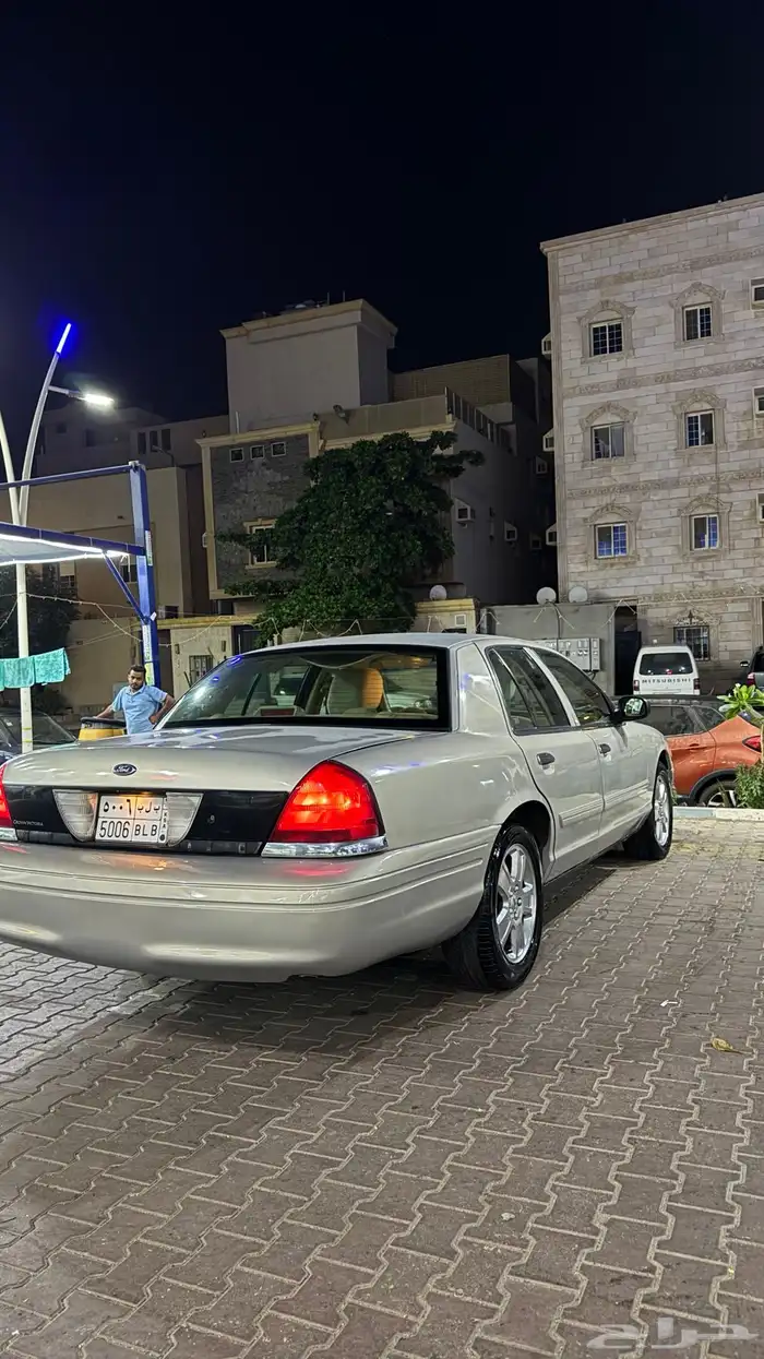 للبيع فورد فكتوريا 2012سعودي نظيف 5