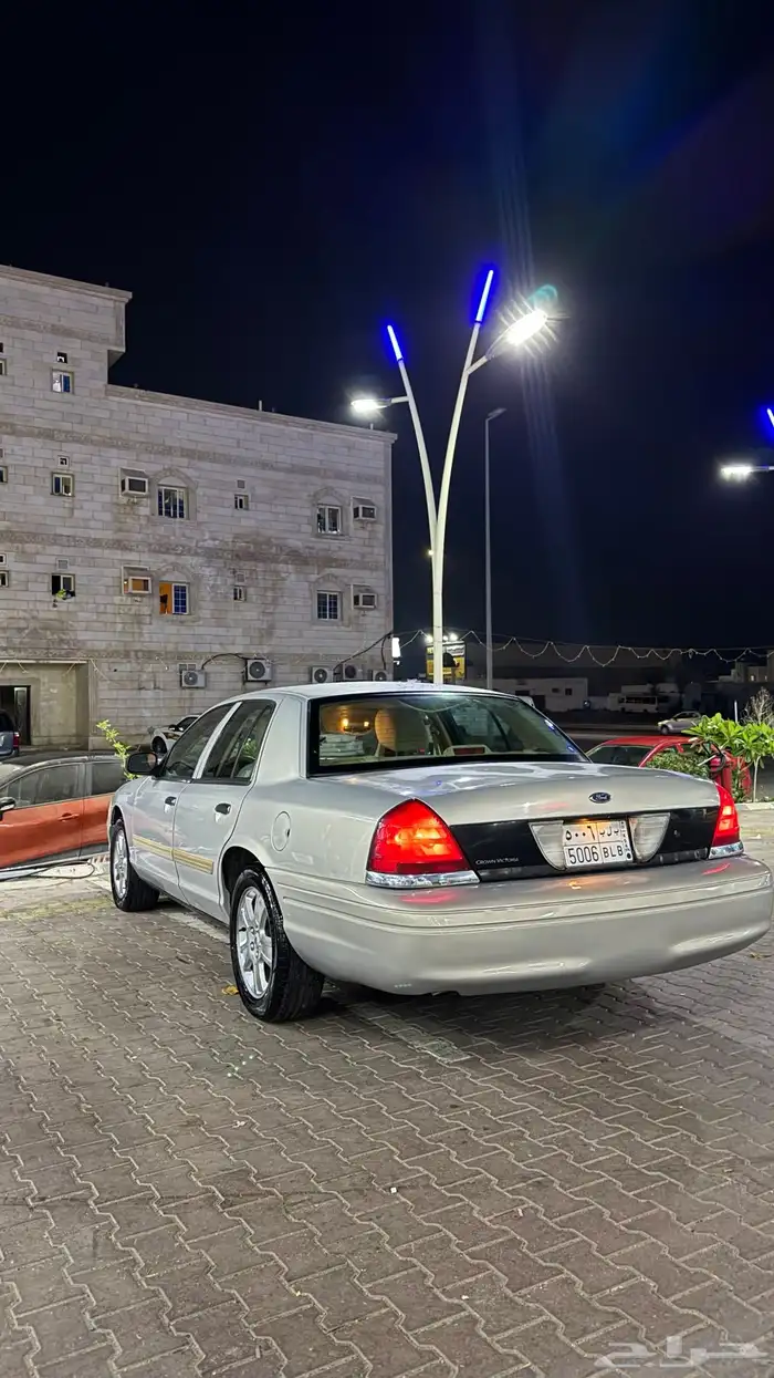 للبيع فورد فكتوريا 2012سعودي نظيف 7