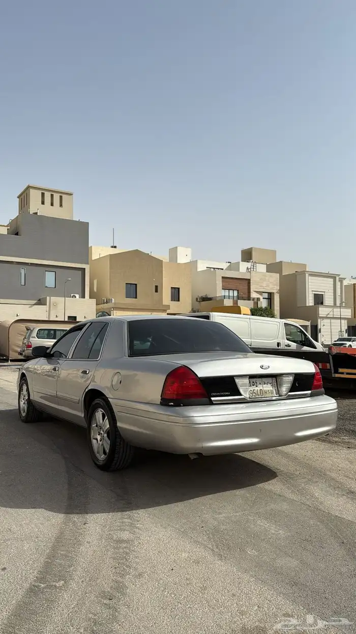 فورد فكتوريا 2011 2