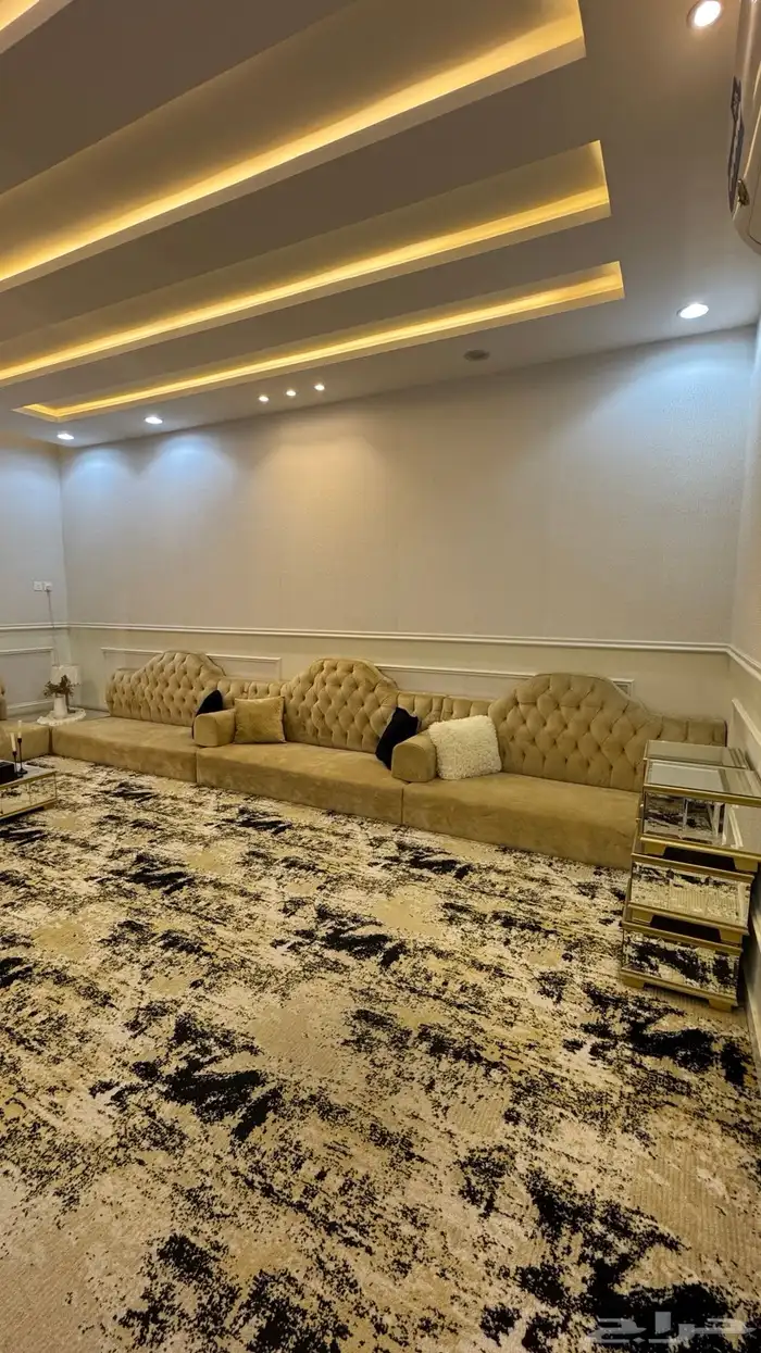 اثاث 3 مجالس للبيع نظاف 1