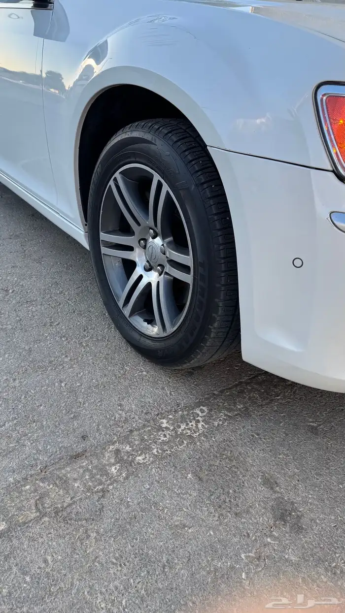 كرايسلر c300 اكزقتيف 2013 هيمي 5.7 6